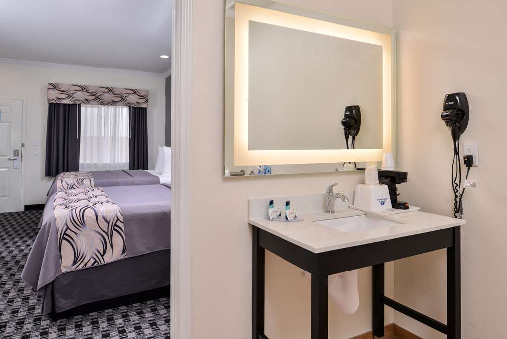 Americas Inn & Suites Iah North Humble Room photo